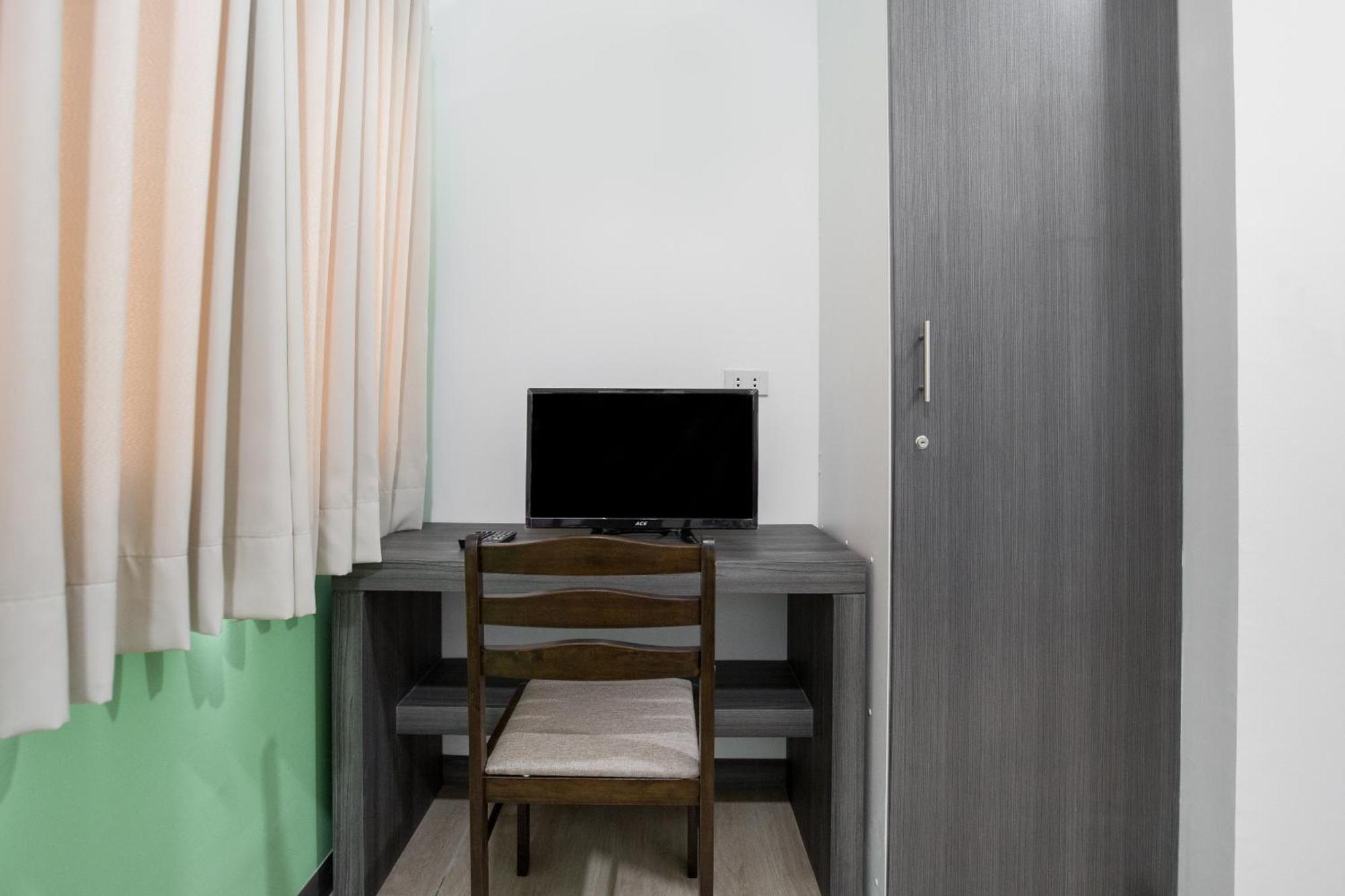 Casa Lily Hotel Quezon City Exterior photo